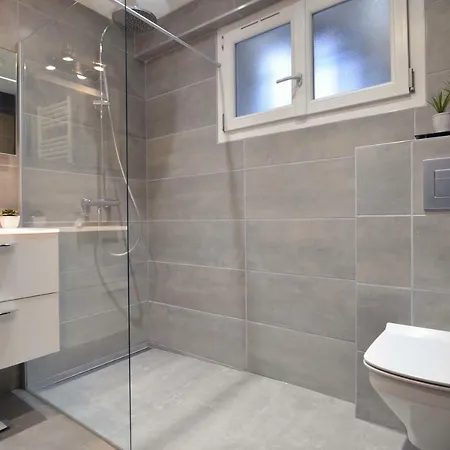 Wood & Bricks, 1 Au Calme - Centre - Wifi 比亚里茨