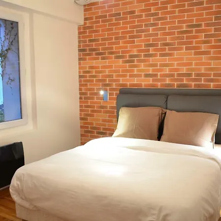 Apartment Wood & Bricks, 1 Chambre Au Calme - Centre - Wifi